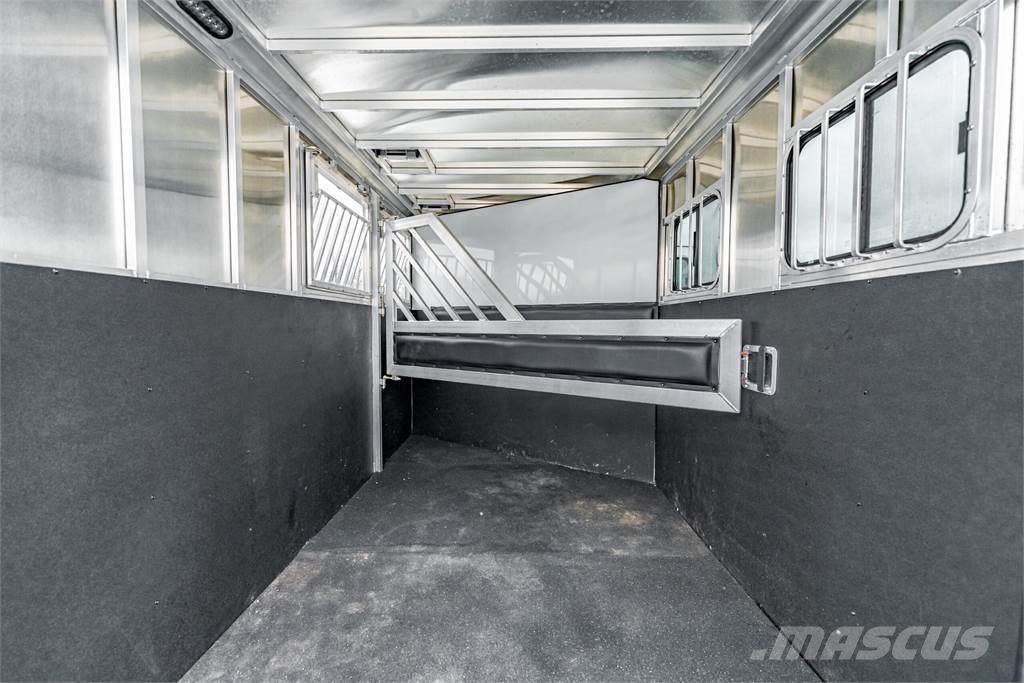 Frontier TRAILERS STRIDER 動物運輸拖車
