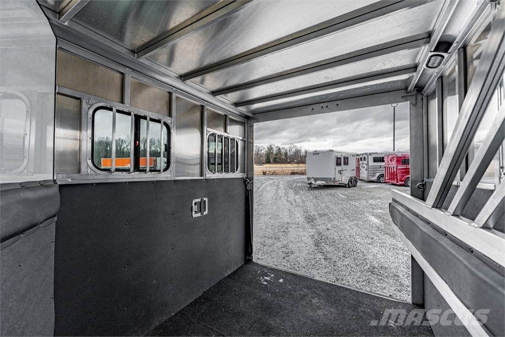 Frontier TRAILERS STRIDER 動物運輸拖車