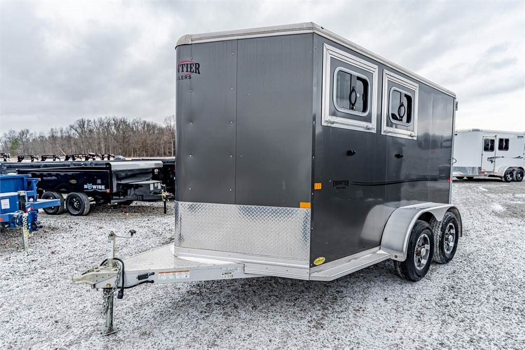 Frontier TRAILERS STRIDER 動物運輸拖車