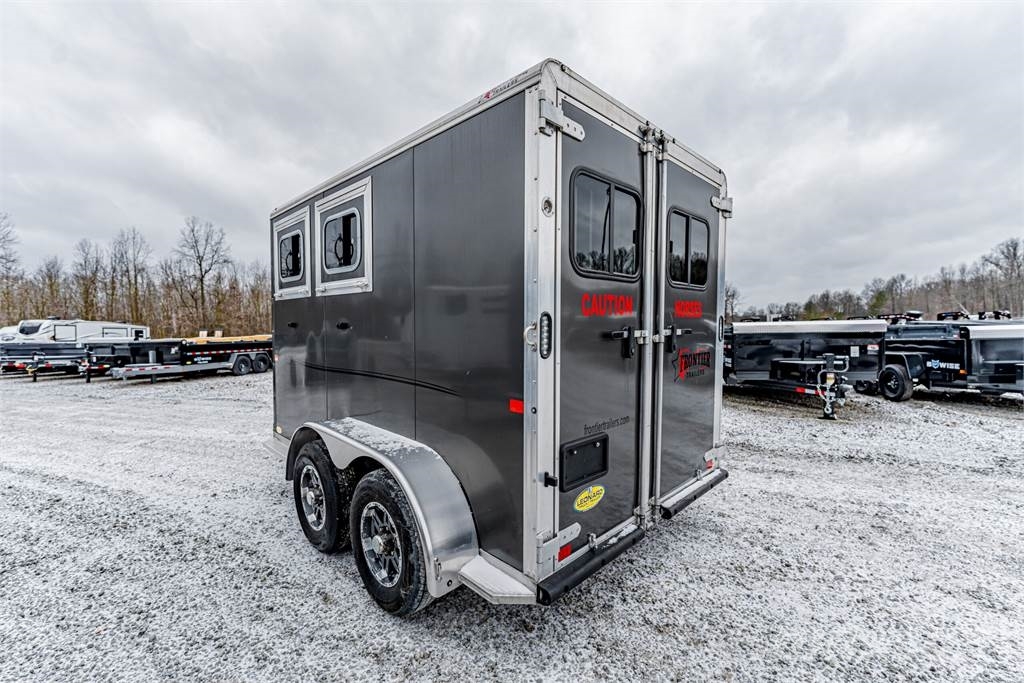 Frontier TRAILERS STRIDER 動物運輸拖車