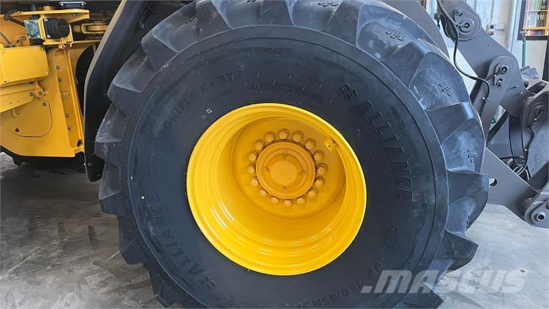 Alliance 750/65R26 NYT SÆT. VF 750/65R26 Agriflex 372+ m s Riepas, riteņi un diski