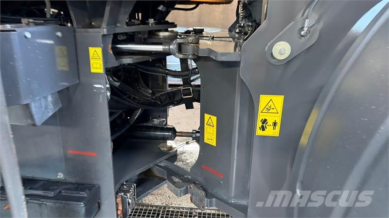 CASE 621G XR med langbom og CDC styrring samt centralsm Chargeuse sur pneus