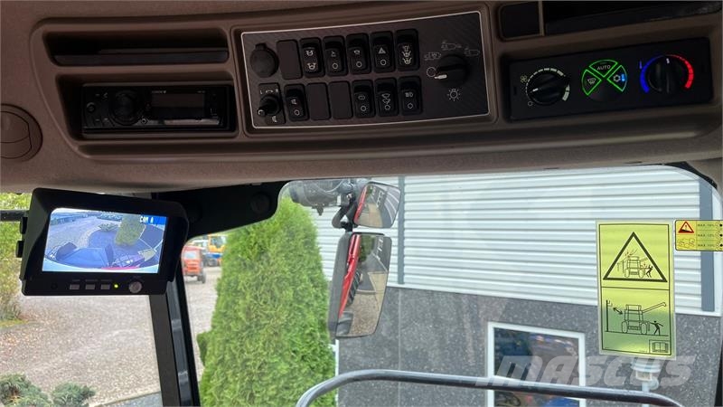 Case IH Axial Flow 8230 Med 2 sideknive Mejetærskere