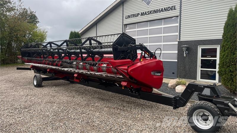Case IH Axial Flow 8230 Med 2 sideknive Mejetærskere