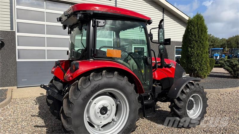 Case IH Farmall 75 A med vendegear og brede hjul Tracteur