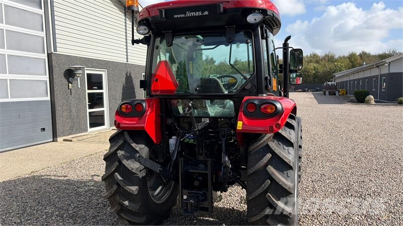 Case IH Farmall 75 A med vendegear og brede hjul Tracteur