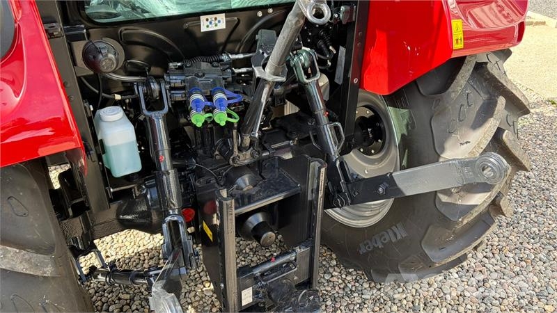 Case IH Farmall 75 A med vendegear og brede hjul Tracteur