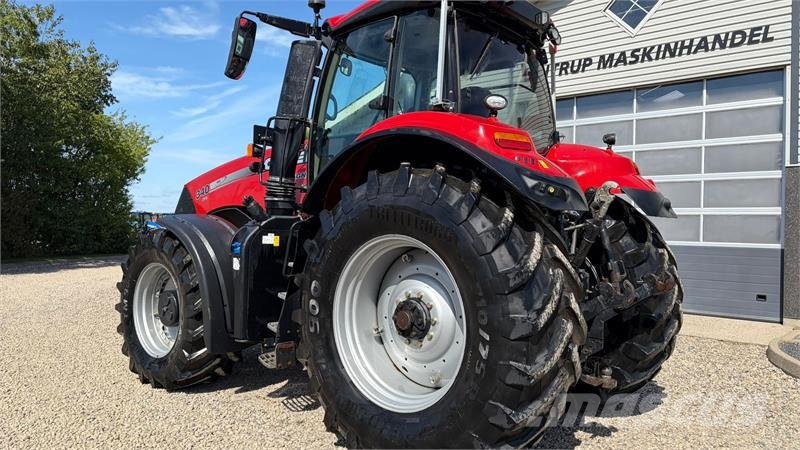 Case IH MAGNUM 340 CVX med frontlift. Gård traktor الجرارات