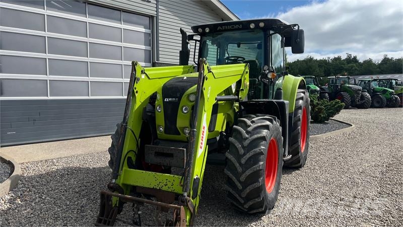 CLAAS Arion 610 Med frontlæsser Traktorok