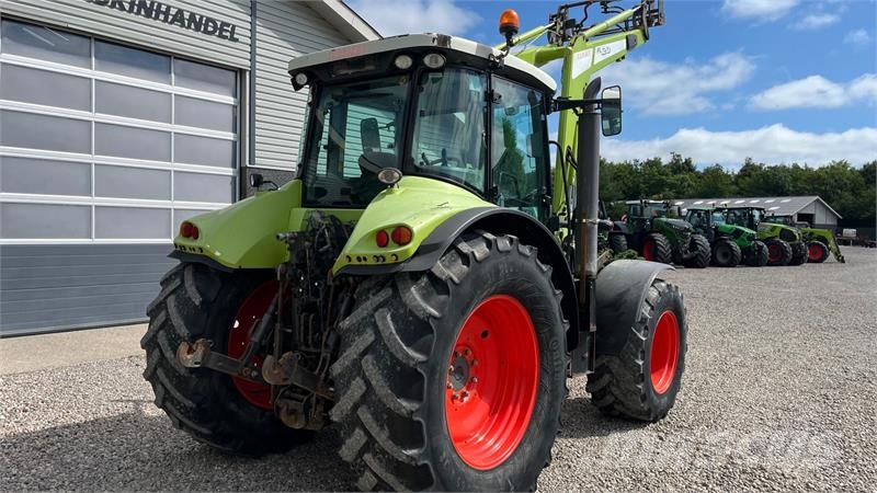 CLAAS Arion 630 CIS Med frontlæsser og frontlift Traktorok