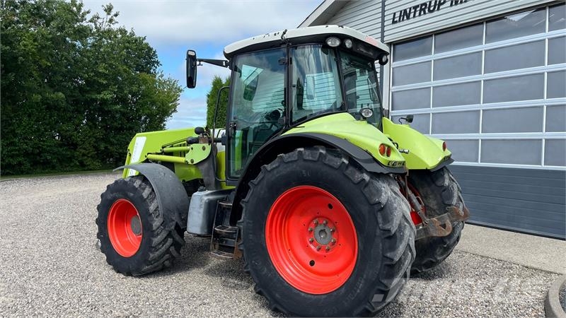 CLAAS Arion 630 CIS Med frontlæsser og frontlift Traktorok