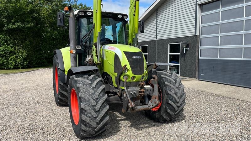 CLAAS Arion 630 CIS Med frontlæsser og frontlift Traktorok