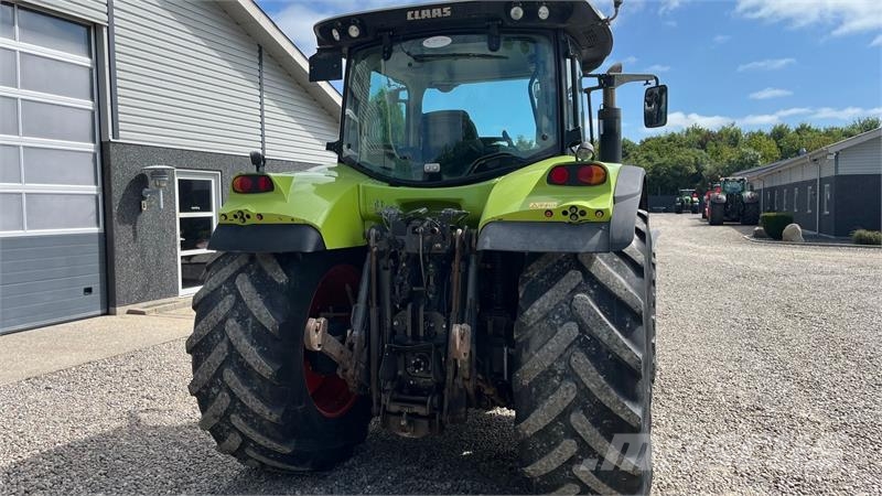 CLAAS ARION 650 Med frontlift og frontPTO Traktorok