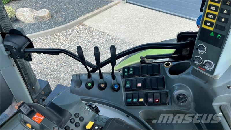 CLAAS ARION 650 Med frontlift og frontPTO Traktorok