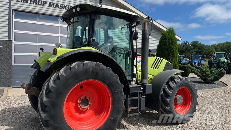 CLAAS ARION 650 Med frontlift og frontPTO Traktorok