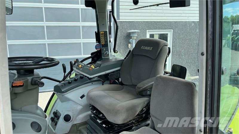 CLAAS ARION 650 Med frontlift og frontPTO Traktorok