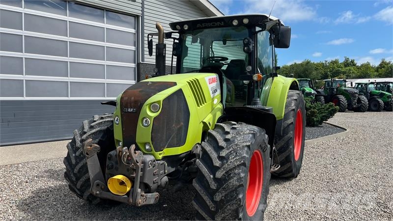 CLAAS ARION 650 Med frontlift og frontPTO Traktorok