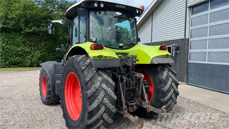 CLAAS ARION 650 Med frontlift og frontPTO Traktorok