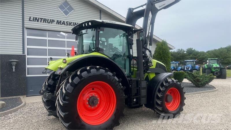 CLAAS Axion 810 CMATIC Med frontlift og frontlæsser 트랙터