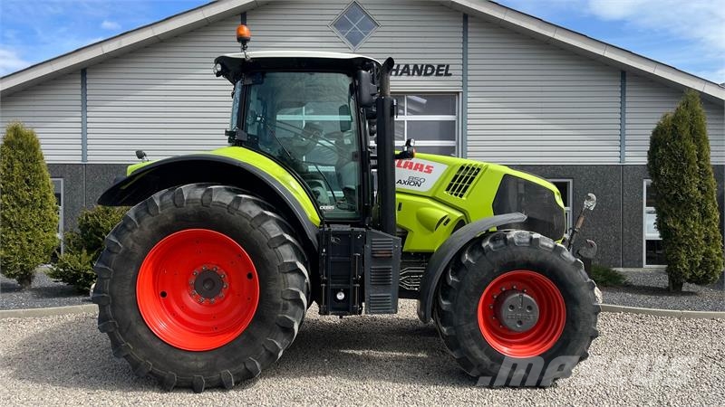 CLAAS AXION 850 Med frontlift og frontpto 拖拉机/农用车