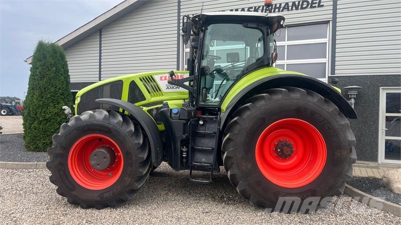 CLAAS Axion 950 CMatic Med frontlift Tractores