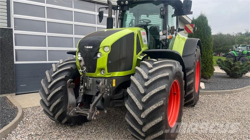 CLAAS Axion 950 CMatic Med frontlift Tractores