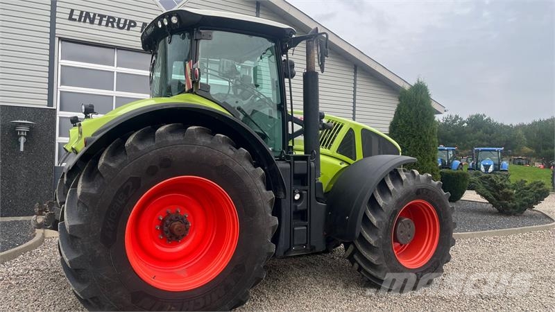 CLAAS Axion 950 CMatic Med frontlift Tractores
