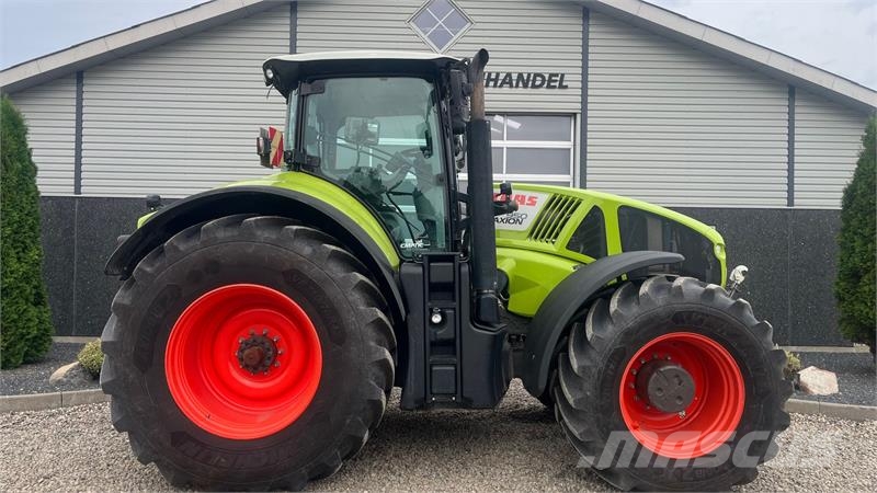 CLAAS Axion 950 CMatic Med frontlift Tractores