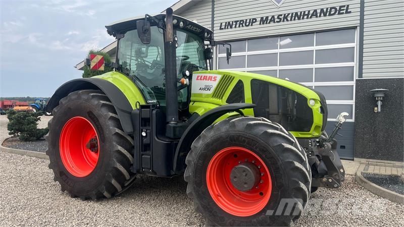 CLAAS Axion 950 CMatic Med frontlift Tractores