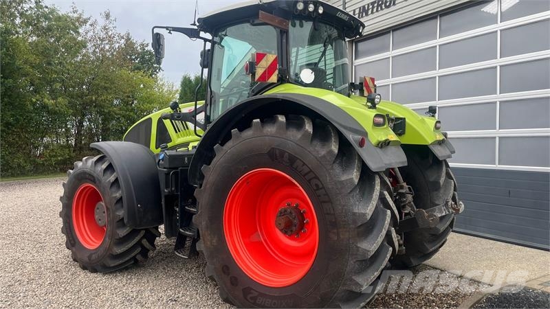 CLAAS Axion 950 CMatic Med frontlift Tractores