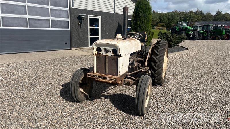 David Brown 880 Med defekt køler Tracteur