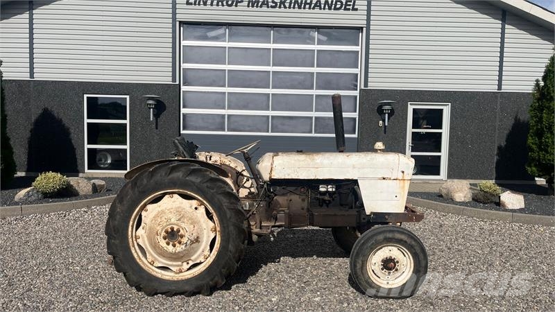 David Brown 880 Med defekt køler Tracteur