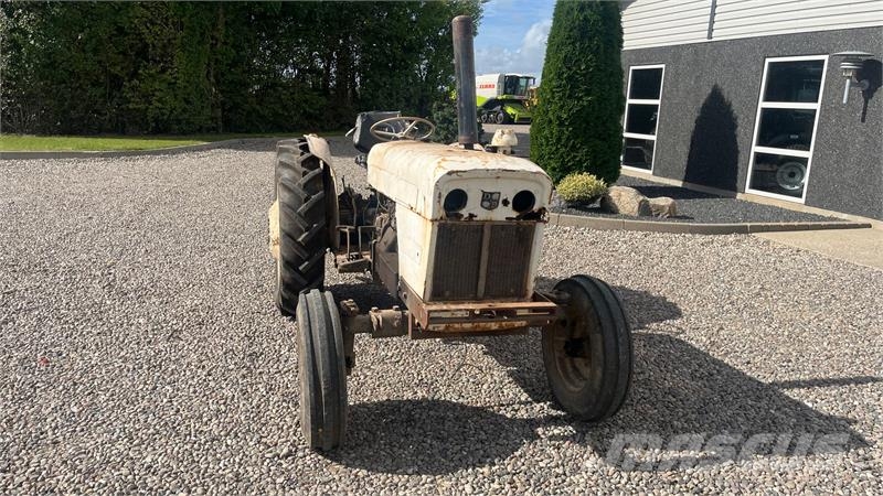David Brown 880 Med defekt køler Tracteur