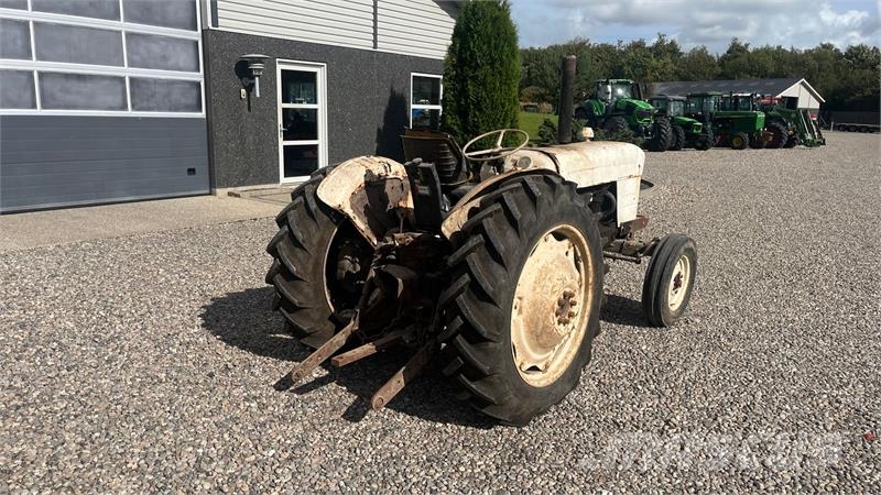 David Brown 880 Med defekt køler Tracteur