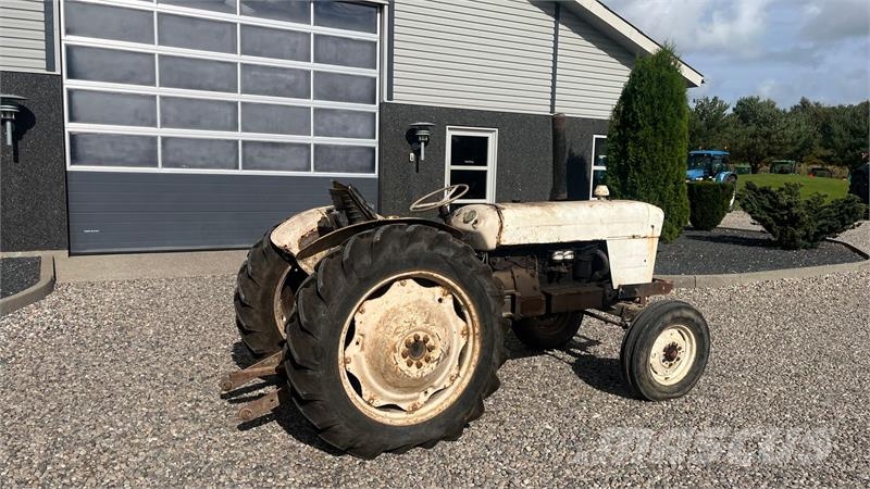 David Brown 880 Med defekt køler Tracteur