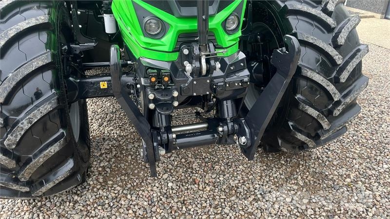 Deutz-Fahr Agrotron 6215 TTV Med frontlift Tractors