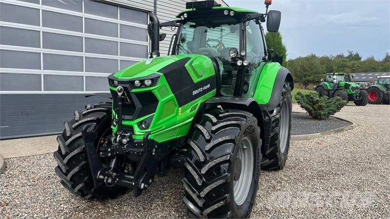 Deutz-Fahr Agrotron 6215 TTV Med frontlift Tractors