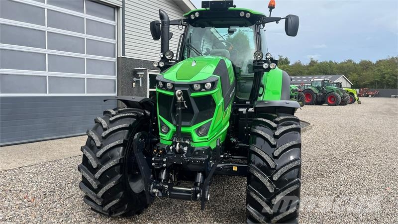 Deutz-Fahr Agrotron 6215 TTV Med frontlift Tractors