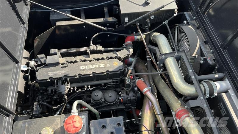 Deutz-Fahr C7206 With 24feed - 7.2m header. New and unused Co Leikkuupuimurit