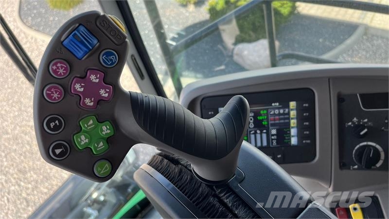 Deutz-Fahr C7206 With 24feed - 7.2m header. New and unused Co Leikkuupuimurit