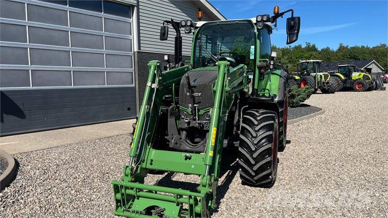Fendt 313 VARIO Med frontlift og frontlæsser Трактори