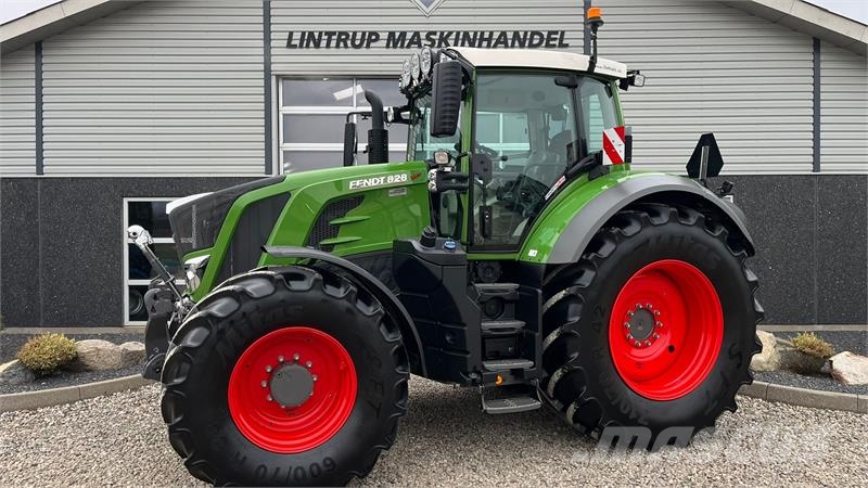 Fendt 828 Vario S4 Profi Plus Med frontlift Трактори