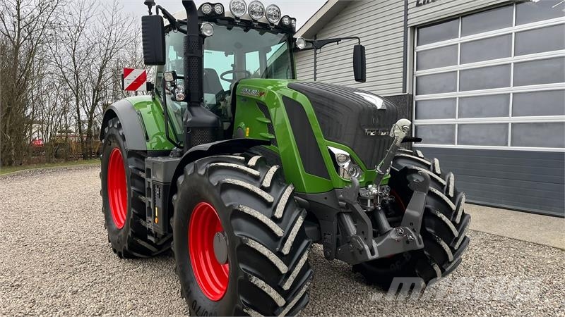 Fendt 828 Vario S4 Profi Plus Med frontlift Трактори