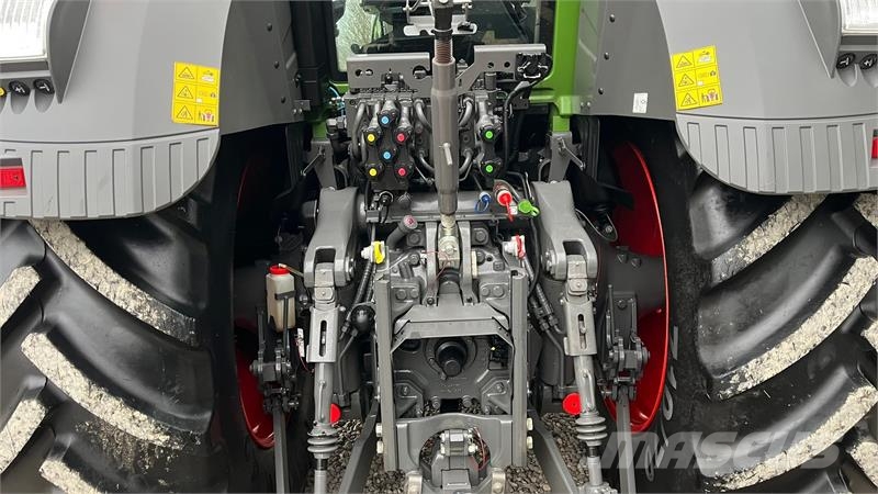 Fendt 828 Vario S4 Profi Plus Med frontlift Трактори