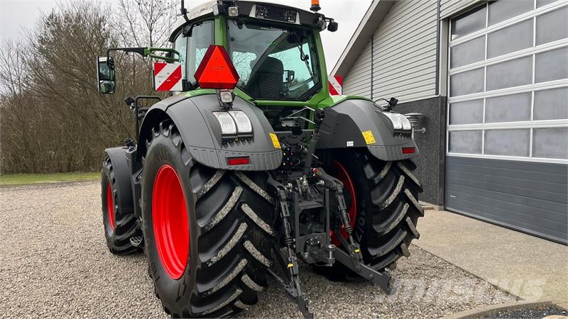 Fendt 828 Vario S4 Profi Plus Med frontlift Трактори