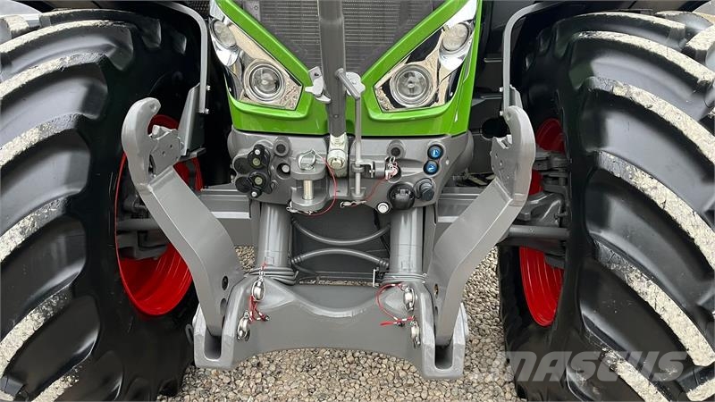 Fendt 828 Vario S4 Profi Plus Med frontlift Трактори