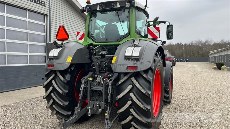 Fendt 828 Vario S4 Profi Plus Med frontlift Трактори