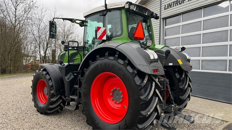 Fendt 828 Vario S4 Profi Plus Med frontlift Трактори