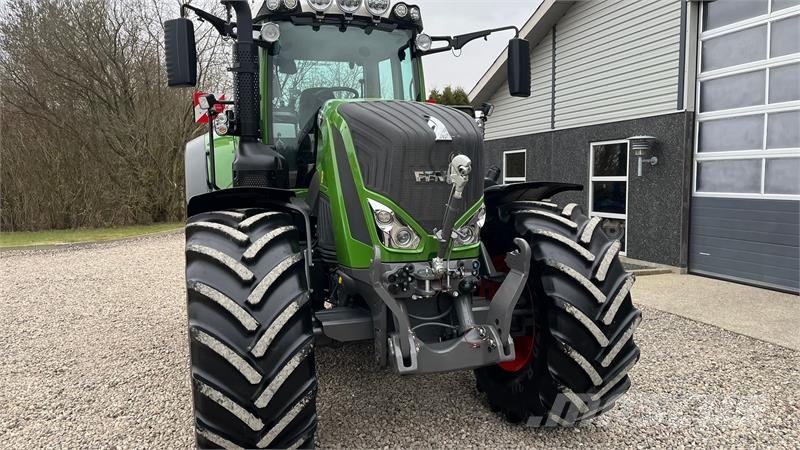 Fendt 828 Vario S4 Profi Plus Med frontlift Трактори