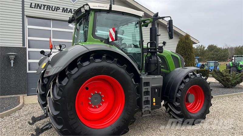 Fendt 828 Vario S4 Profi Plus Med frontlift Трактори